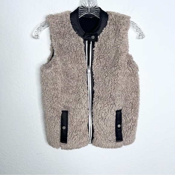 Armani Exchange Vest Women XS Sherpa Fleece Jacket Tan Faux Fur Reversible B26 - Picture 1 of 6
